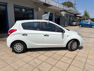 Hyundai i 20 2010-thumb-6