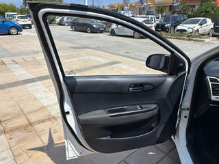 Hyundai i 20 2010-thumb-8