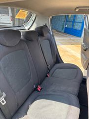Hyundai i 20 2010-thumb-12