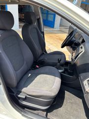Hyundai i 20 2010-thumb-14
