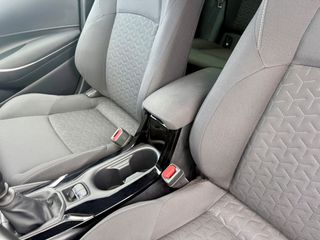 Toyota Corolla 2020 hatchback-thumb-48