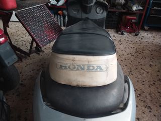 Σέλα Honda C50 12v γνήσια
