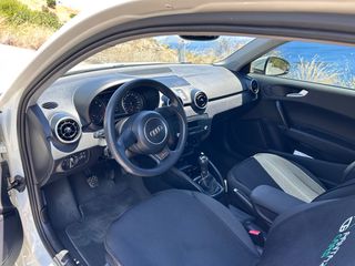 Audi A1 2012-thumb-10