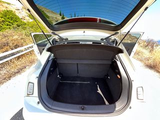 Audi A1 2012-thumb-13