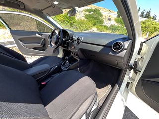Audi A1 2012-thumb-14