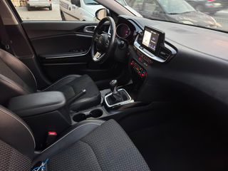 Kia Ceed / cee'd 2019 1.6 Full Extra-thumb-54