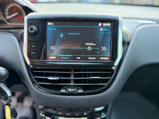 Peugeot 208 2019-thumb-14