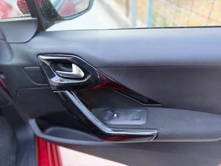 Peugeot 208 2019-thumb-20