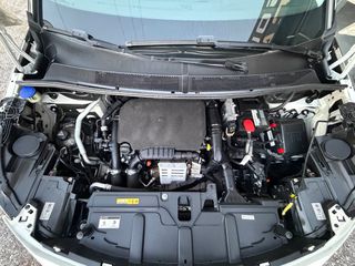 Peugeot 3008 2018 Active-thumb-29