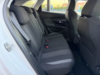 Peugeot 3008 2018 Active-thumb-23