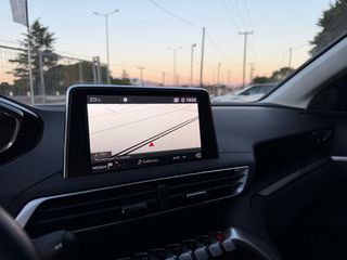 Peugeot 3008 2018 Active-thumb-24