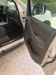 Nissan Navara 2012-thumb-5