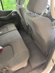 Nissan Navara 2012-thumb-6