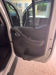Nissan Navara 2012-thumb-7