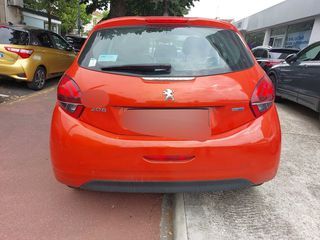 Peugeot 208 2015 Peugeot 208 1.6 Blue-HDi Active Auto Ecole-thumb-6