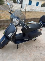 Piaggio Vespa GTS 300 2023 SUPERTECH