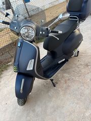 Piaggio Vespa GTS 300 2023 SUPERTECH-thumb-1