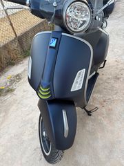 Piaggio Vespa GTS 300 2023 SUPERTECH-thumb-2