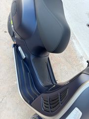Piaggio Vespa GTS 300 2023 SUPERTECH-thumb-3