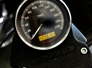 Harley Davidson Iron 883 2010-thumb-1