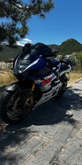 Suzuki GSXR 1000 2004 K4-thumb-1