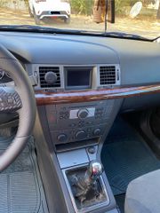 Opel Vectra 2005-thumb-11