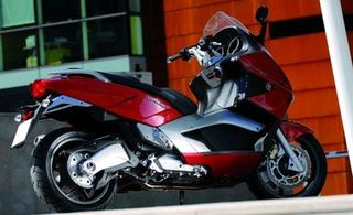 Gilera GP 800 2010 GP 800-thumb-2