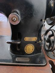 Κλασική vintage ραπτομηχανή singer.-thumb-4