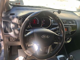 Kia Rio 2016 1.1 CRDI DIESEL-thumb-10