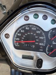 Vespa GTS Super 300 2010-thumb-4