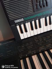 YAMAHA KEYBOARDS-thumb-1