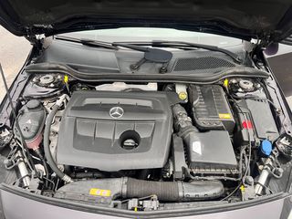 Mercedes-Benz A 180 2015 Urban a180-thumb-16