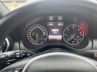 Mercedes-Benz A 180 2015 Urban a180-thumb-19
