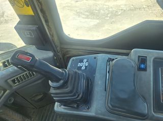 Φορτωτής Με Λάστιχα Komatsu 2001 WA270-thumb-15