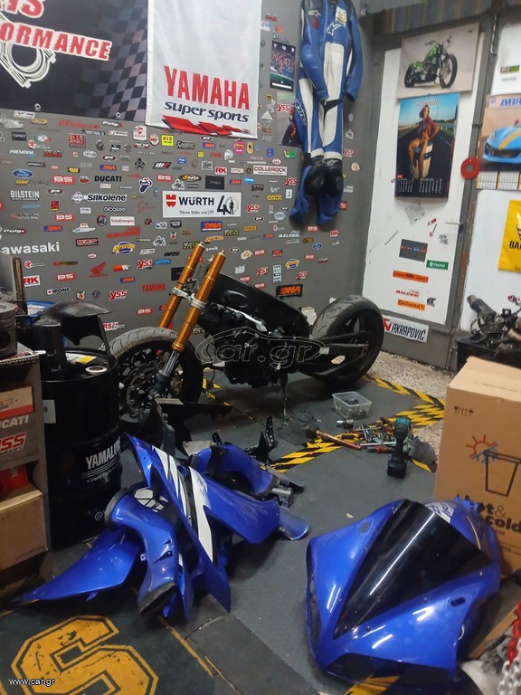 Yamaha YZF-R1 2004