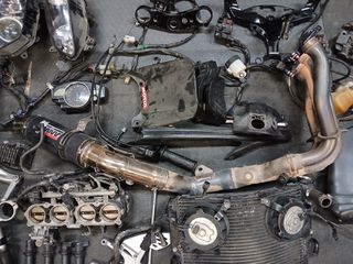 Yamaha YZF-R1 2004-thumb-6