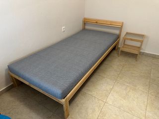 Κρεβάτι μονό σετ με στρώμα, κομοδίνο και 2 πτυσσόμενες καρέκλες για φοιτητή