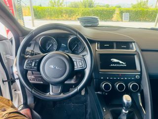 Jaguar E-Pace 2019-thumb-11