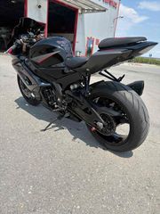 Suzuki GSXR 1000 2006-thumb-2