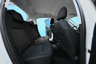 Peugeot 208 2016-thumb-9