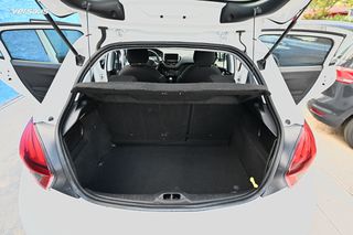 Peugeot 208 2016-thumb-11