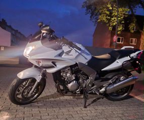 Honda CBF 1000 2011-thumb-1