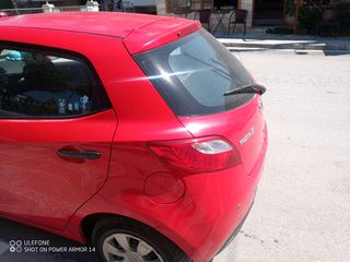 Mazda 2 2010-thumb-3