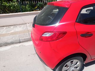Mazda 2 2010-thumb-4