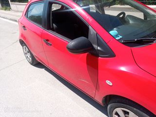 Mazda 2 2010-thumb-5