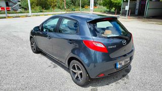 Mazda 2 2009-thumb-4