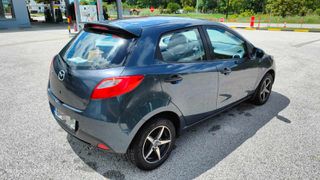 Mazda 2 2009-thumb-5