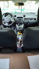 Mazda 2 2009-thumb-7