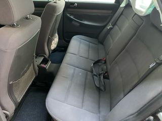 Audi A4 1997-thumb-10
