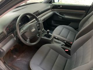 Audi A4 1997-thumb-11